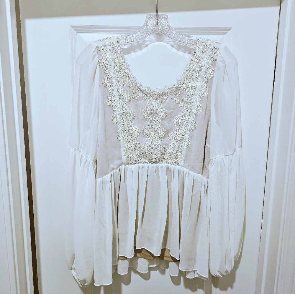 NWT! Joyfolie Mia Joy White Lace Chiffon Long Sleeve Peasant Blouse Size Medium